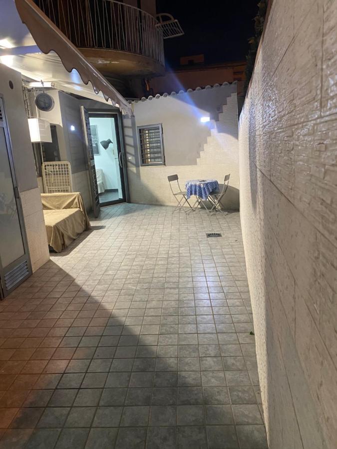 Napoli Centro Casa Con Due Camere E Cucina エクステリア 写真